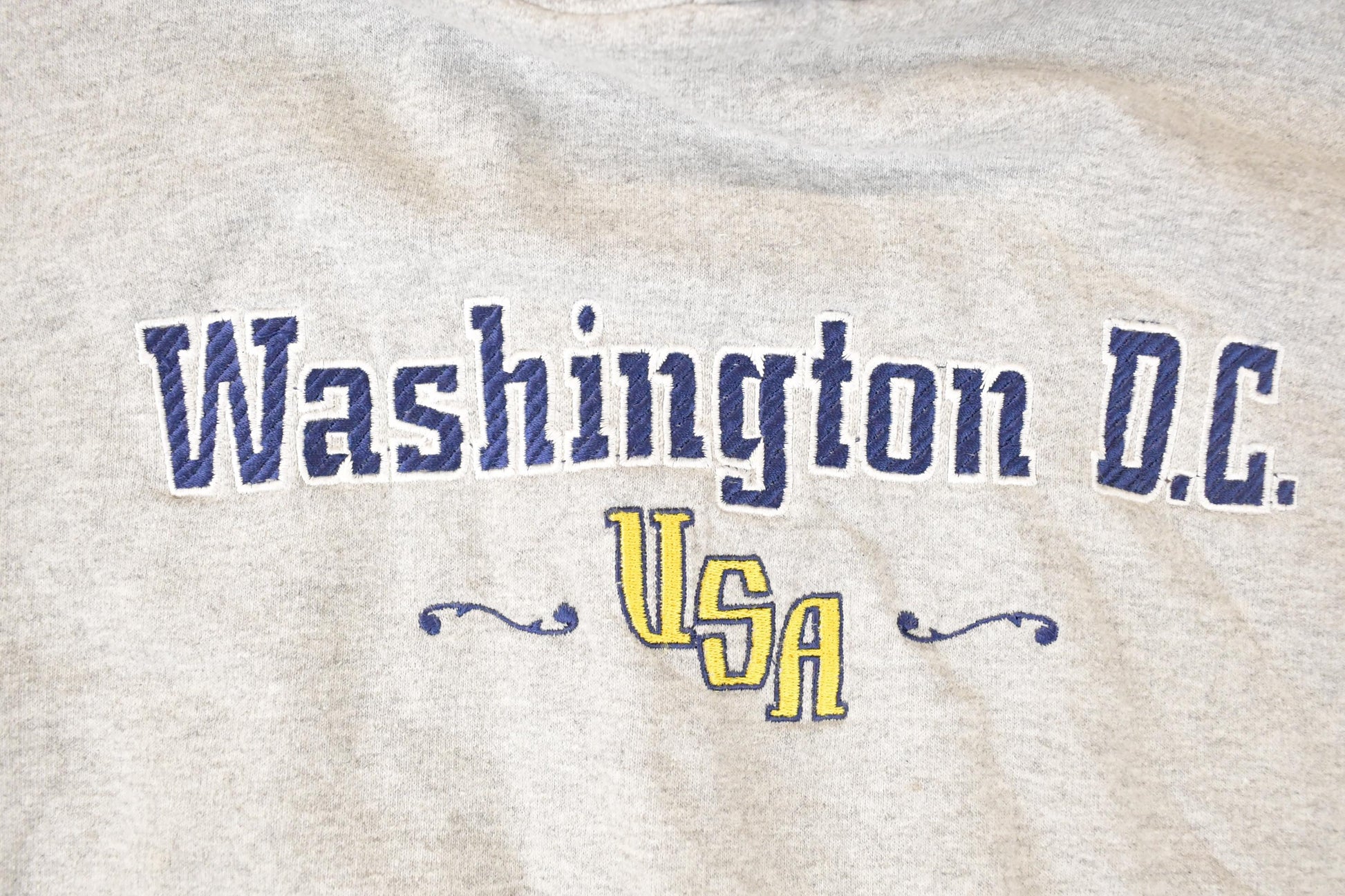 Vintage 1990s Washington DC Embroidered Hoodie Sweatshirt Mens XXL from propervintagecanada