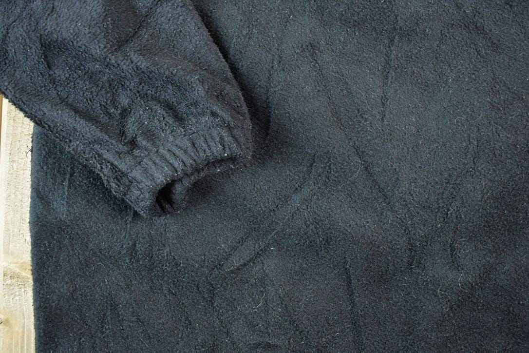 Vintage 1990s Welcome To Las Vegas Fleece Outdoorsman Sweater Men's Large from propervintagecanada