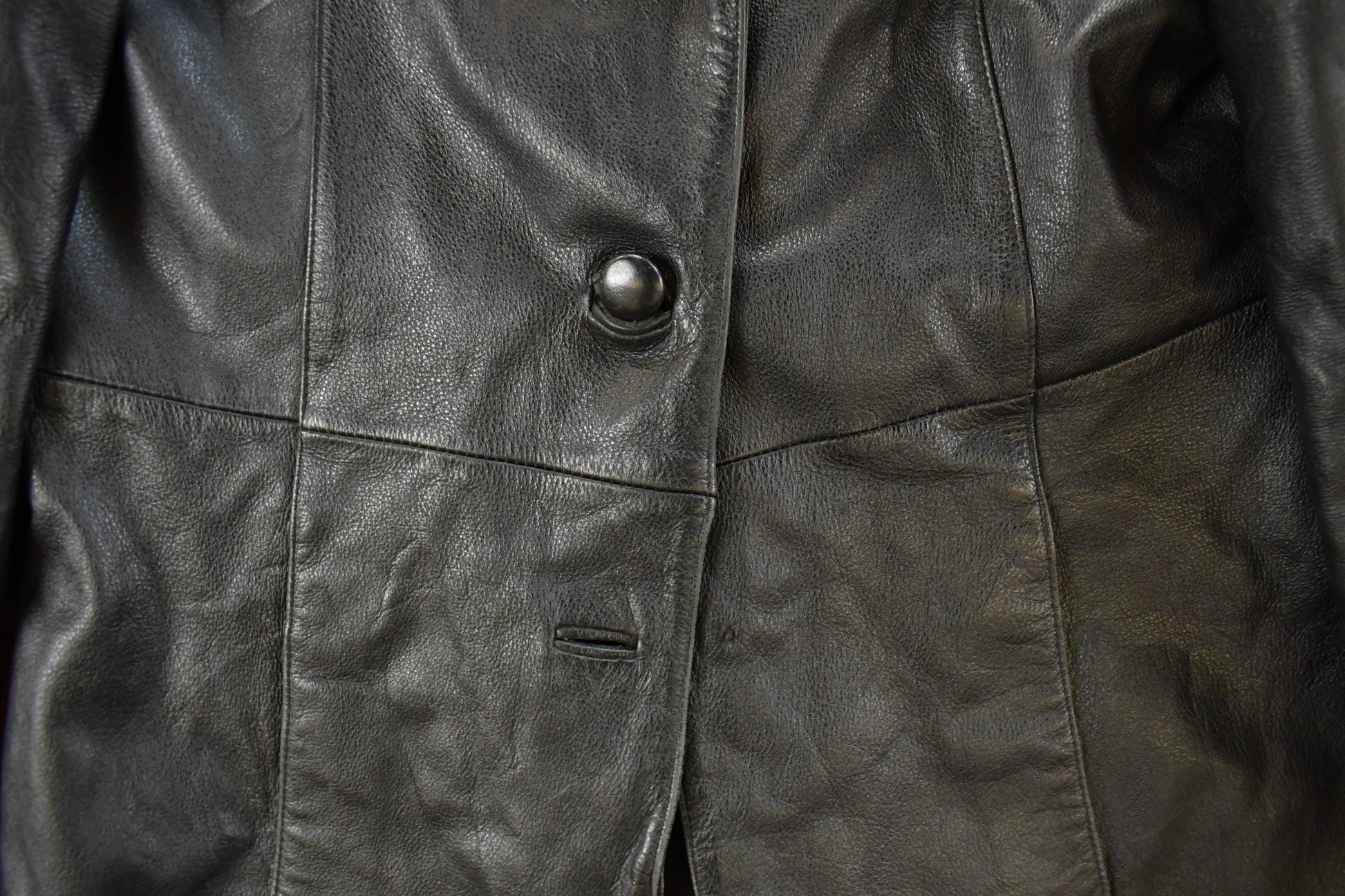Vintage 1990s Wilsons Leather Trench Coat Women's Large from propervintagecanada