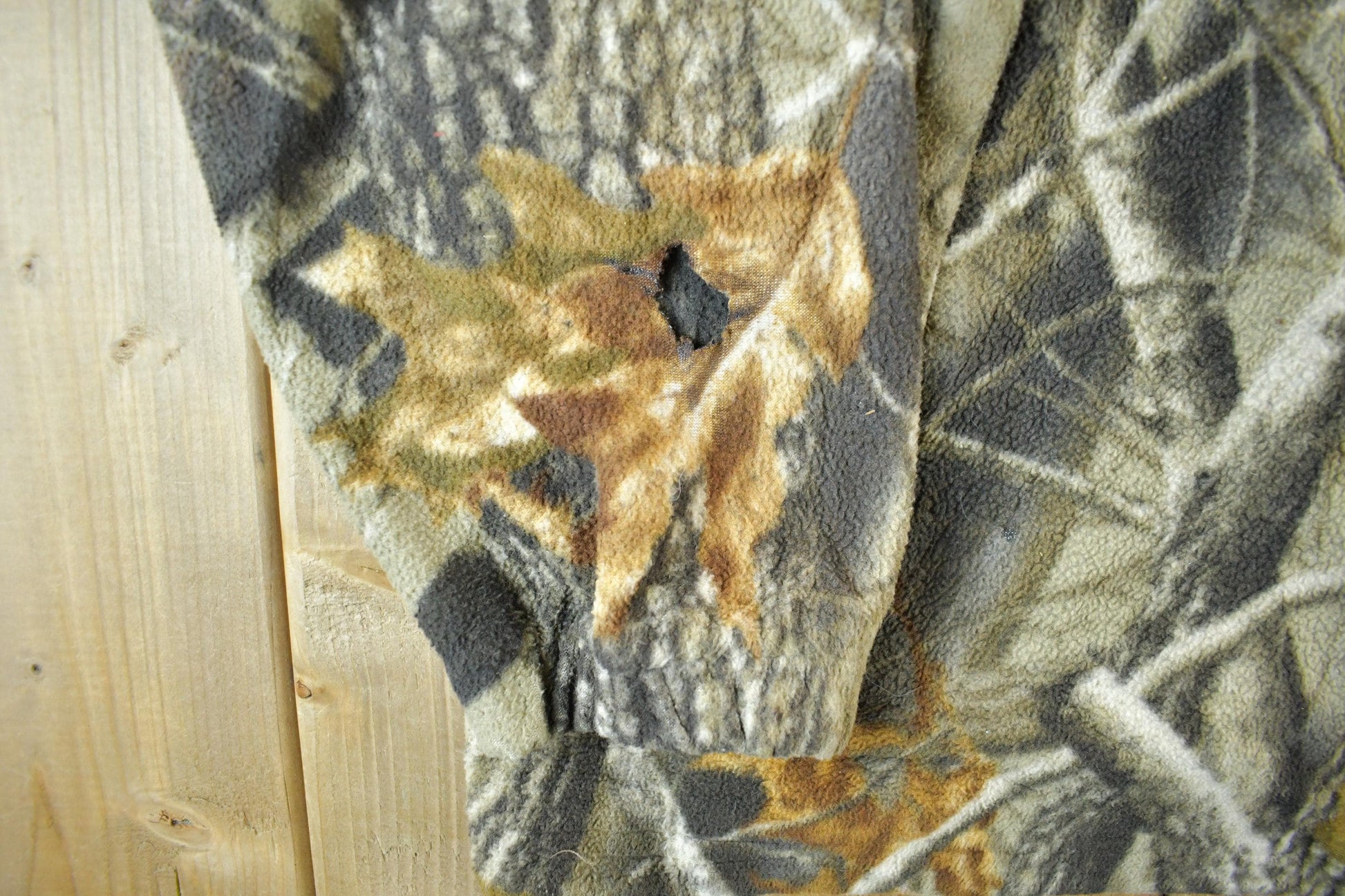 Vintage 1990s Winchester Tree Camo Zip Up Fleece Sweater Jacket Men's Large from propervintagecanada