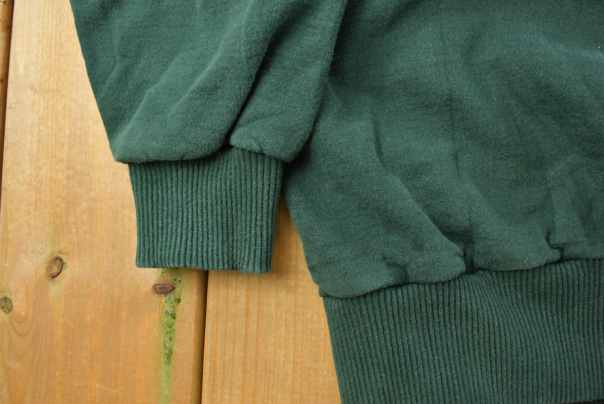 Vintage 1990s Windriver Outdoors Crewneck Sweatshirt Men's Medium from propervintagecanada
