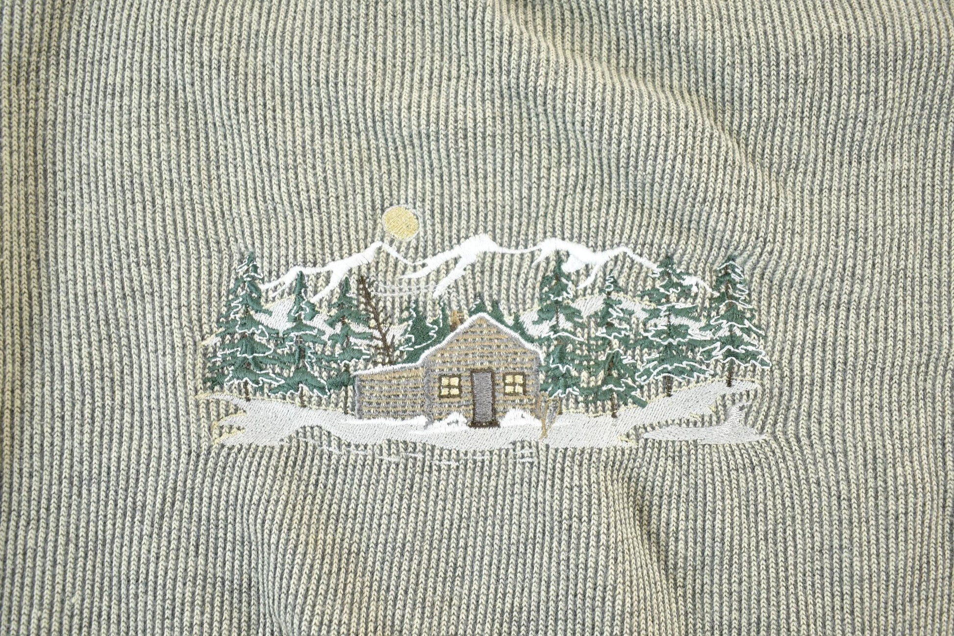 Vintage 1990s Winter Cottage Outdoorsman Crewneck Sweatshirt Men's XL from propervintagecanada