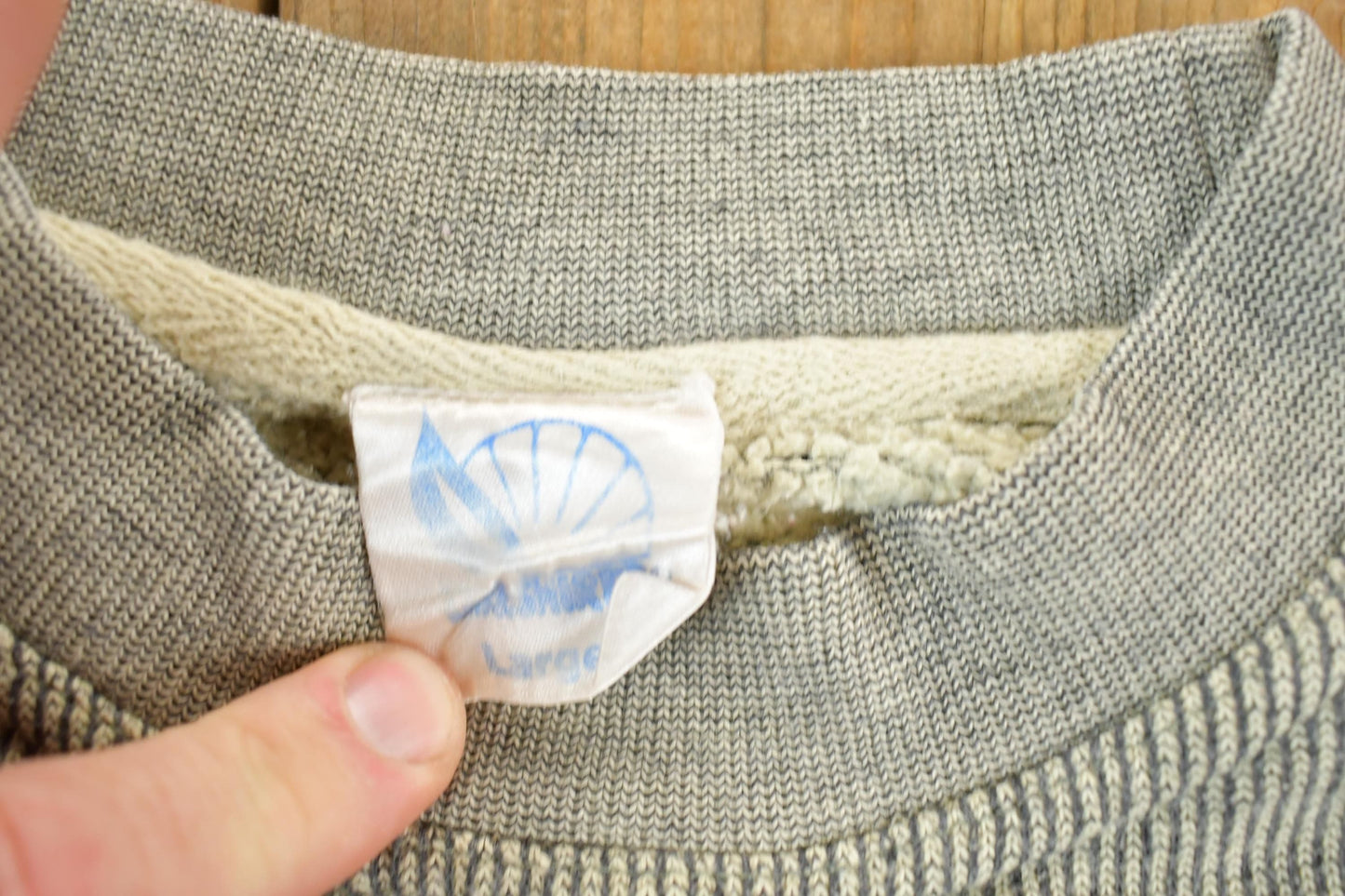 Vintage 1990s Winter Cottage Outdoorsman Crewneck Sweatshirt Men's XL from propervintagecanada