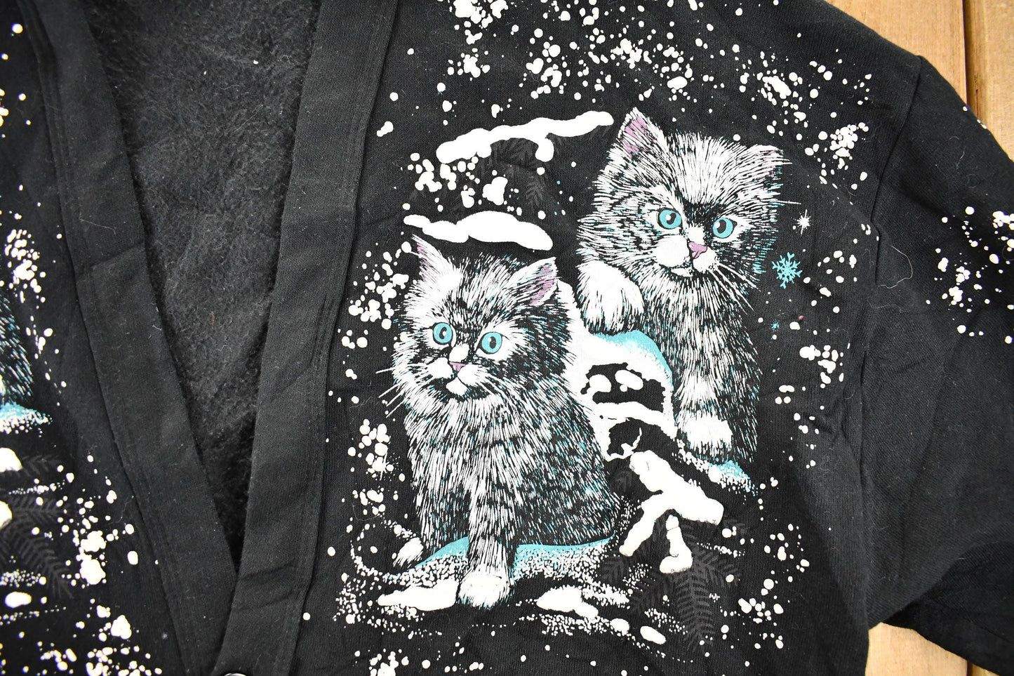 Vintage 1990s Winter Kitten AOP Cardigan Sweatshirt Women's XL from propervintagecanada
