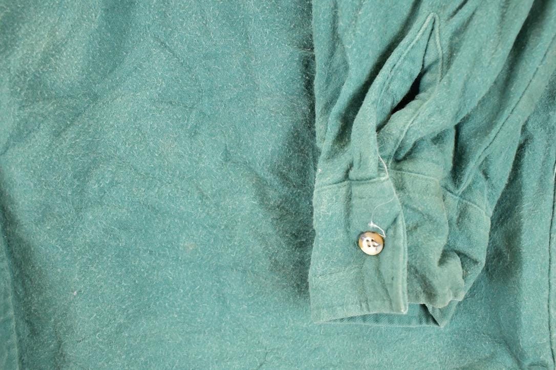 Vintage 1990s Winter Run Heavy Cotton Button Up Outdoorsman Shirt Men's XL from propervintagecanada