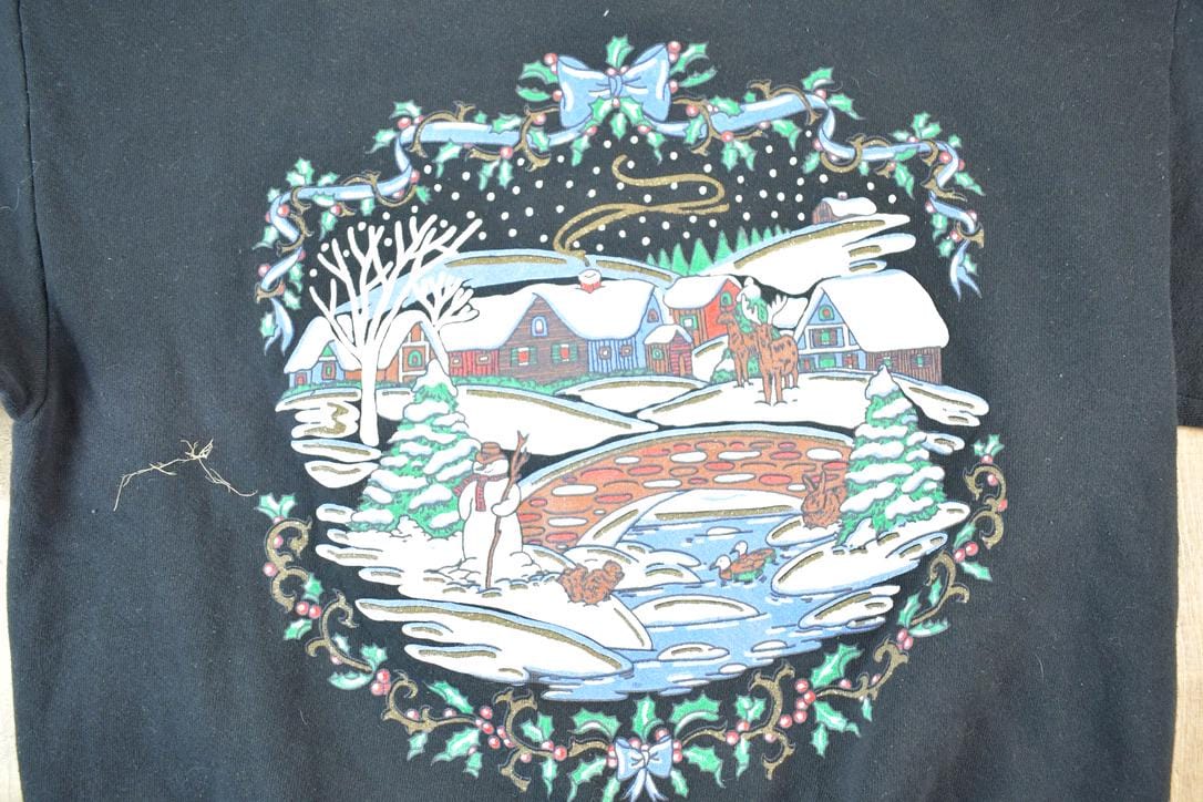 Vintage 1990s Winter Theme Snowman Crewneck Sweatshirt Mens S from propervintagecanada