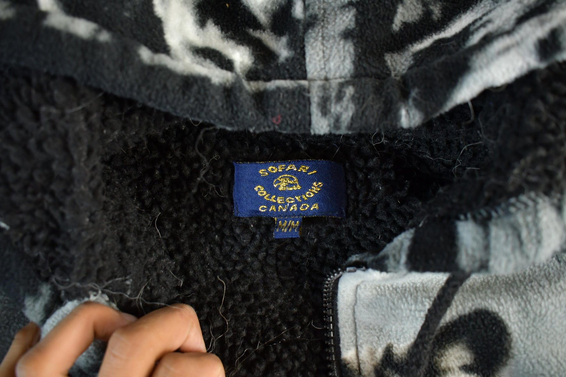 Vintage 1990s Winter Wolf Theme Fleece Sweater Jacket Men's Medium from propervintagecanada