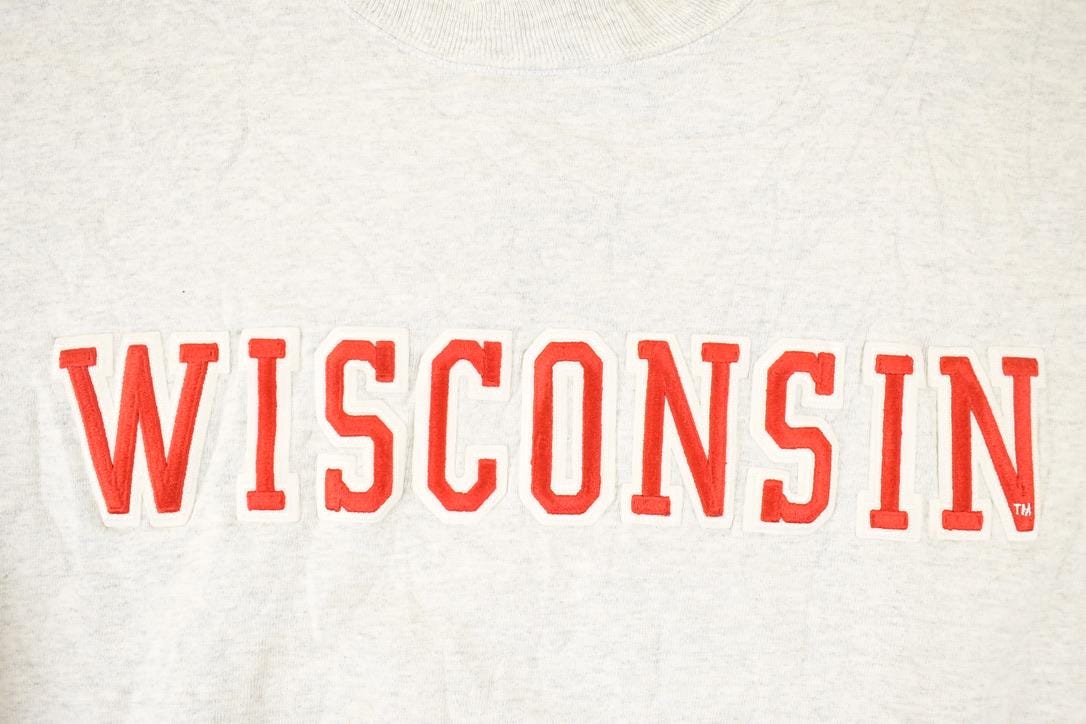 Vintage 1990s Wisconsin Embroidered University Crewneck Sweater Mens L from propervintagecanada
