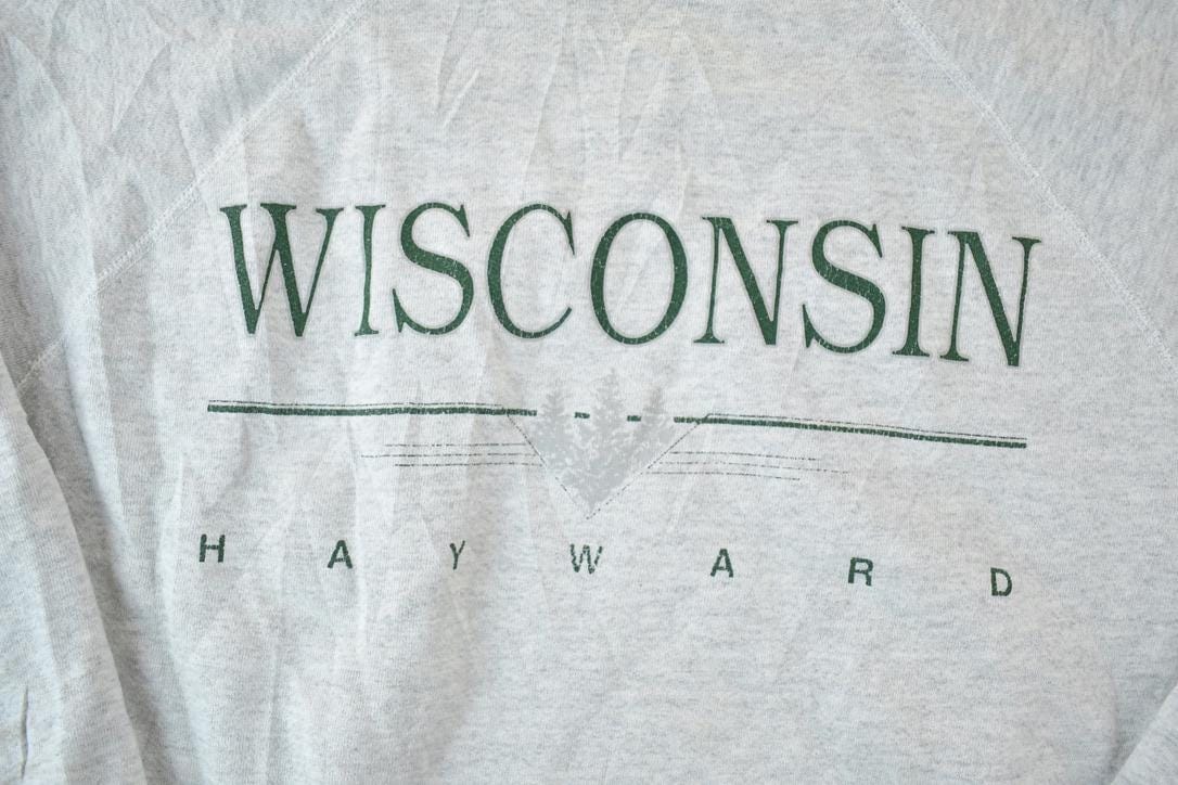 Vintage 1990s Wisconsin Souvenir Crewneck Sweatshirt Made In USA Men's XL from propervintagecanada