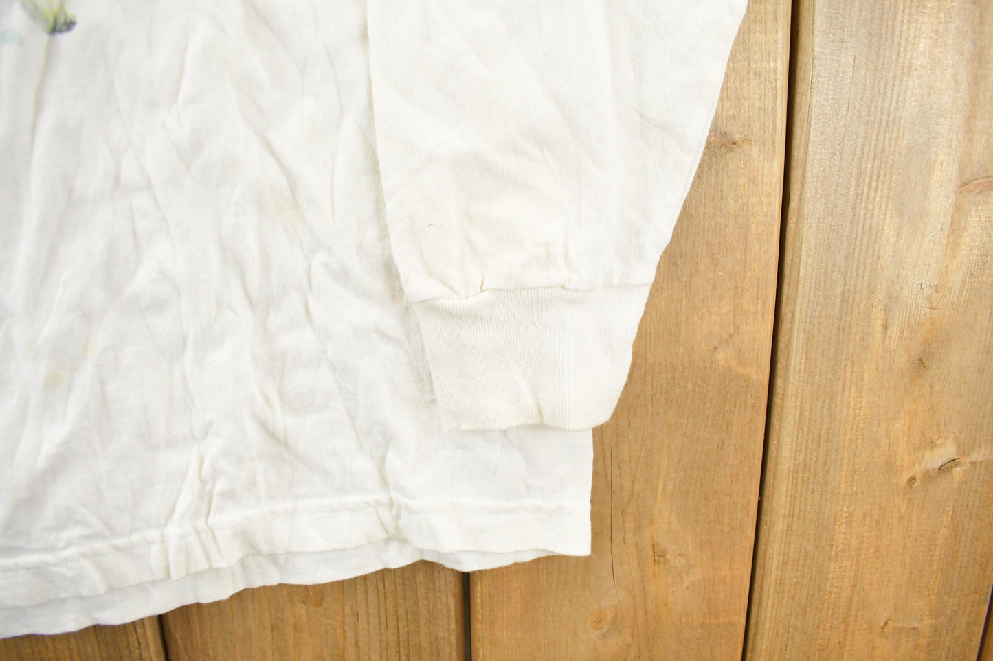 Vintage 1990s Wolf Forest Graphic Long Sleeve T-Shirt Men's XL from propervintagecanada