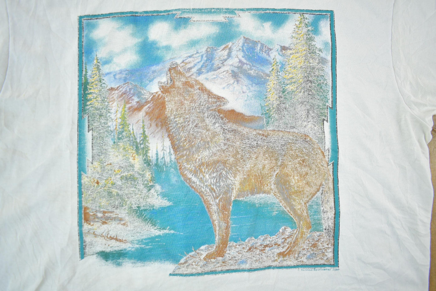 Vintage 1990s Wolf Graphic T Shirt Men's XL from propervintagecanada