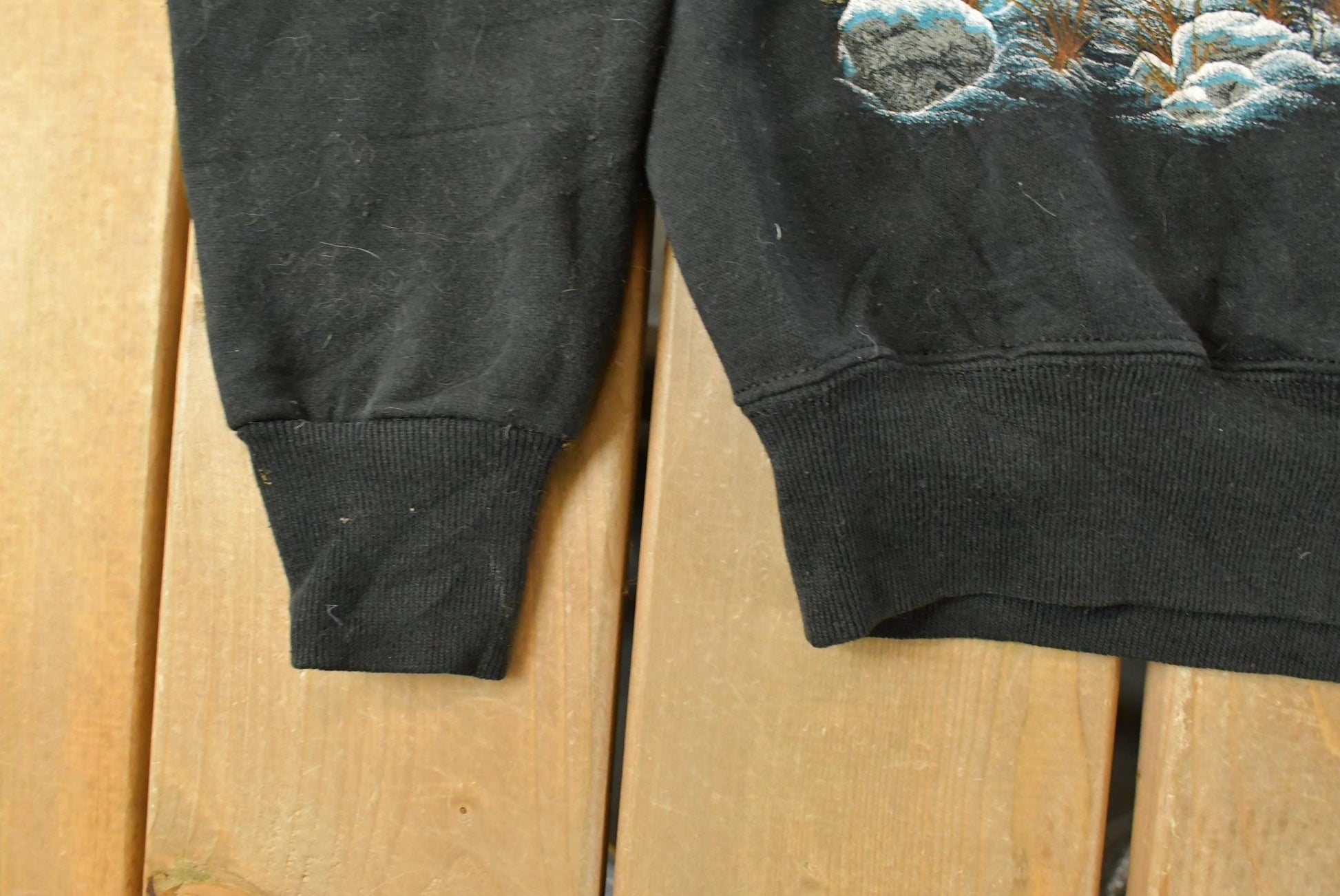 Vintage 1990s Wolf Nature Crewneck Sweatshirt Men's Small from propervintagecanada