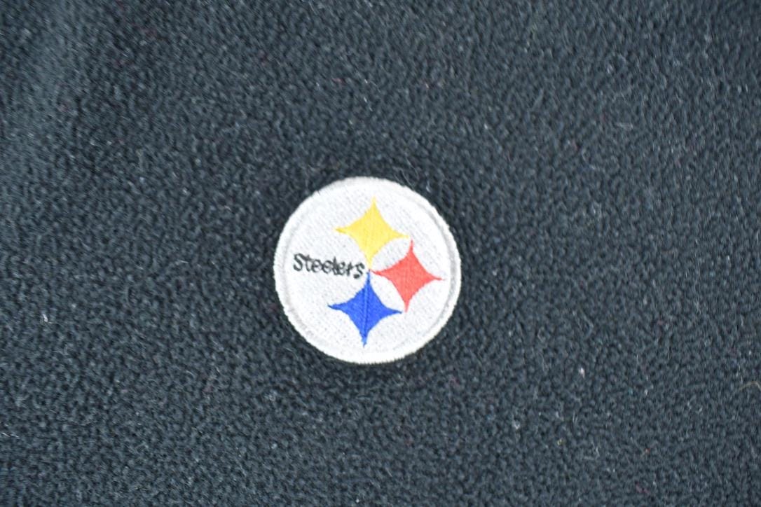 Vintage 1990s Women's Pittsburgh Steelers NHL Fleece Sweater Women's M from propervintagecanada