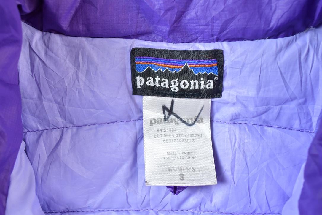 Vintage 1990s Womens Patagonia Zip Up Light Puffer Windbreaker Jacket Women's S from propervintagecanada