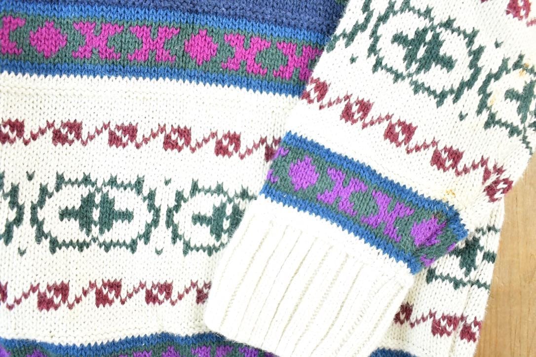 Vintage 1990s Woods And Grey Knit Abstract Pattern Crewneck Sweater Mens M from propervintagecanada