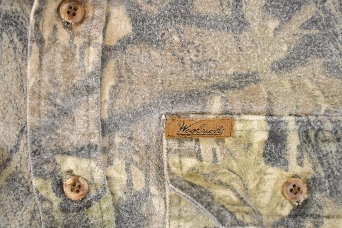 Vintage 1990s Woolrich Realtree Flannel Outdoorsman Button Up Shirt Men's M from propervintagecanada