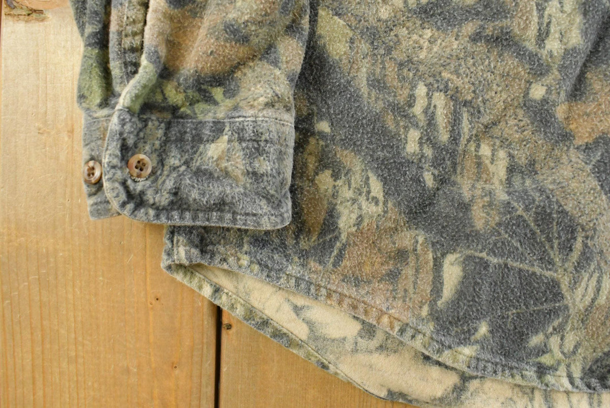 Vintage 1990s Woolrich Tree Camo Button Up Shirt Men's L from propervintagecanada