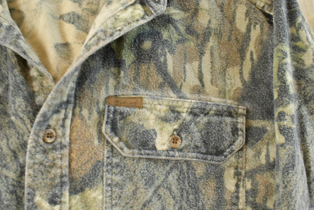 Vintage 1990s Woolrich Tree Camo Button Up Shirt Men's L from propervintagecanada