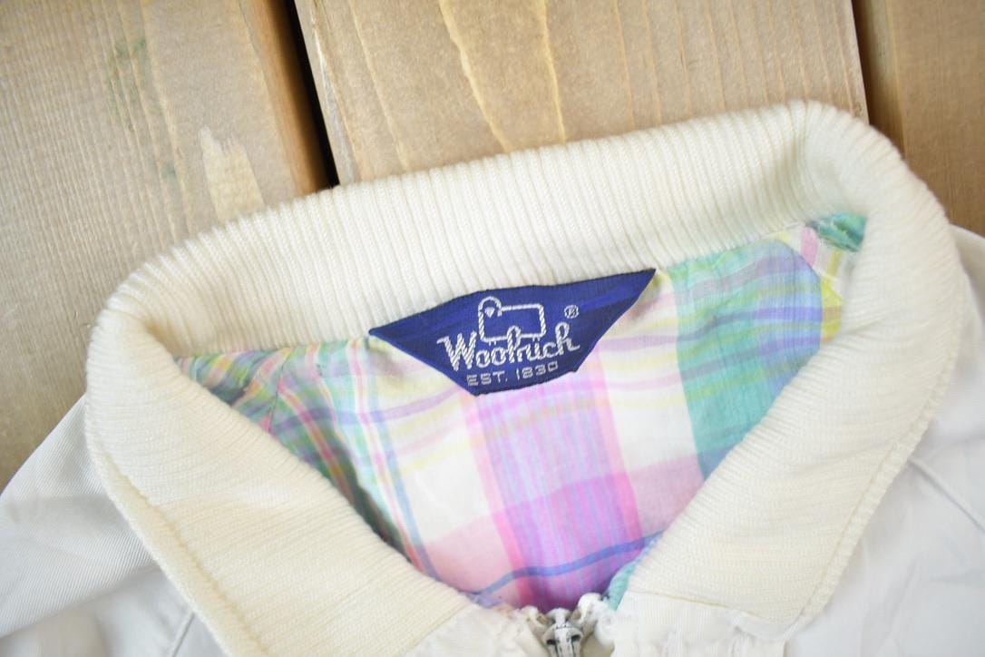 Vintage 1990s Woolrich White Plaid Lined Light Jacket Men's S from propervintagecanada