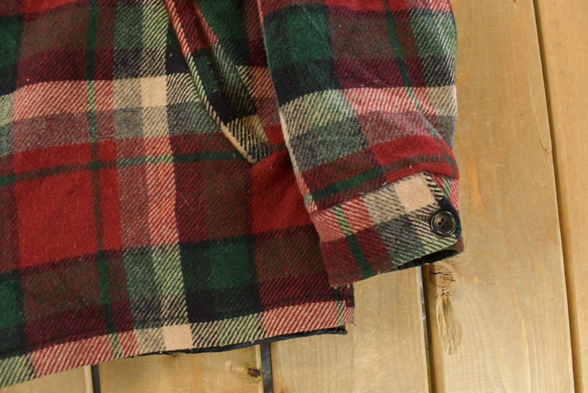 Vintage 1990s Woolrich Wool Lined Flannel Jacket Men's Large from propervintagecanada