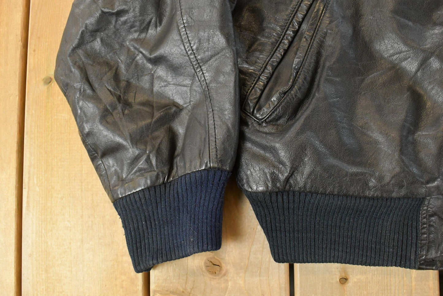 Vintage 1990s World Alliance Leather Bomber Flight Jacket Men's Medium / Leather Jacket / Streetwear / Full Zip from propervintagecanada