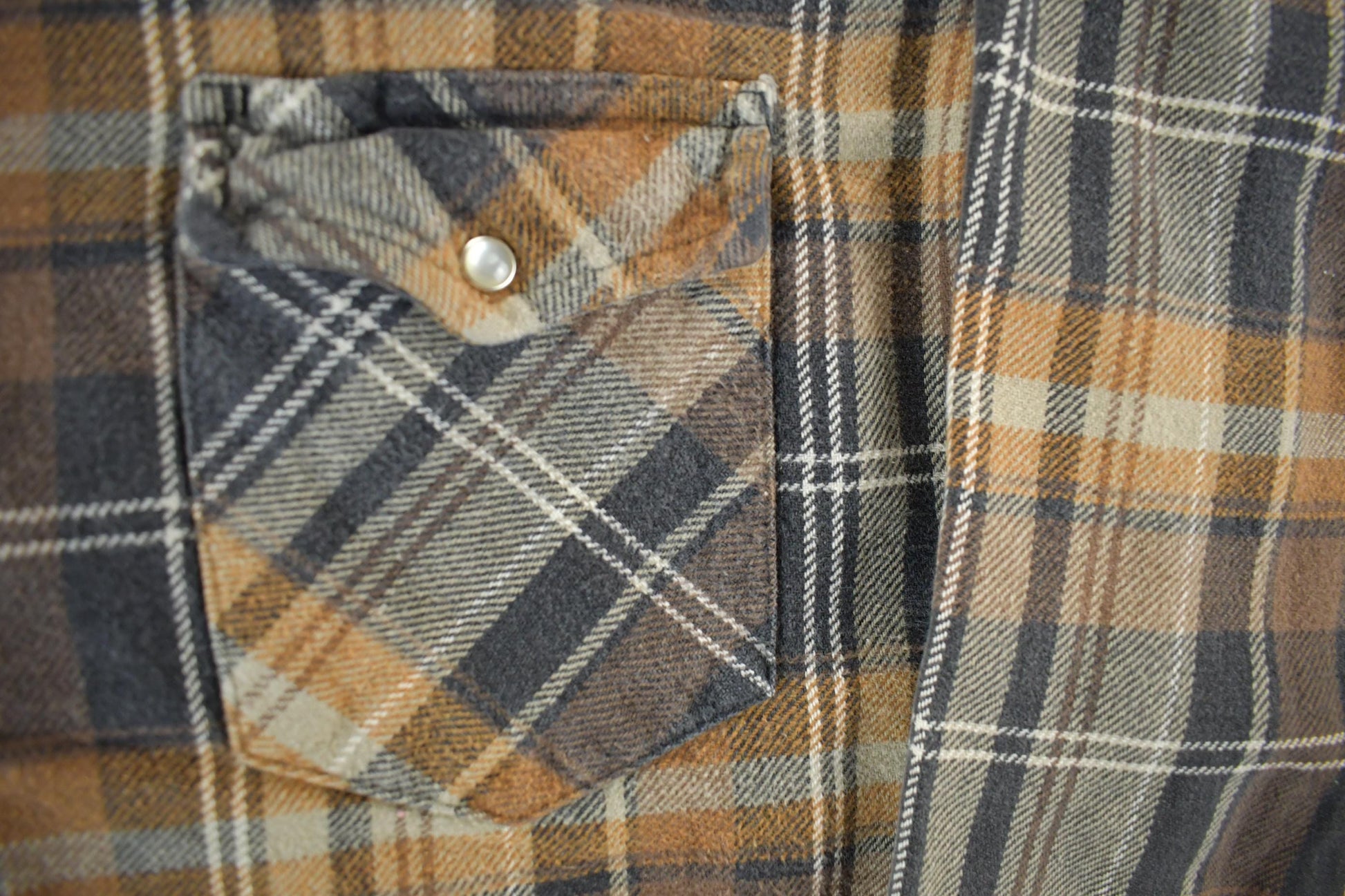 Vintage 1990s Wrangler Pearl Snap Western Shirt Men's Large from propervintagecanada