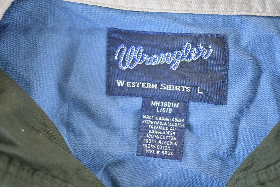 Vintage 1990s Wrangler South Western Style Button Up Rodeo Shirt Mens M from propervintagecanada