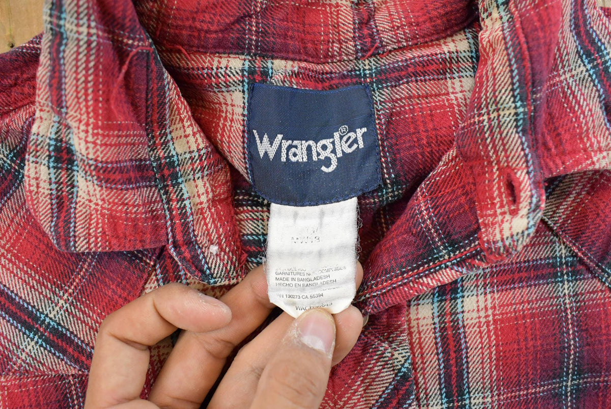 Vintage 1990s Wrangler Western Plaid Flannel Pearl Snap Shirt Men's M from propervintagecanada