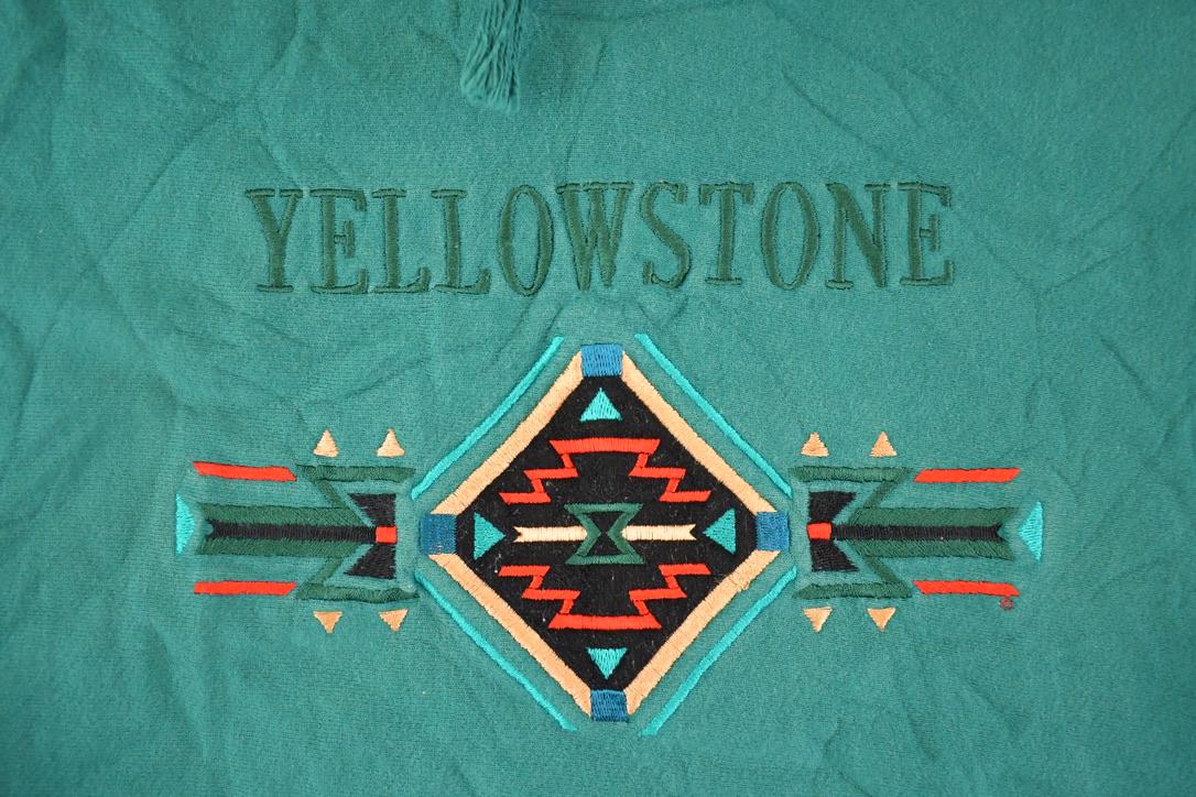 Vintage 1990s Yellowstone National Park Souvenir Sweatshirt Men's XL from propervintagecanada