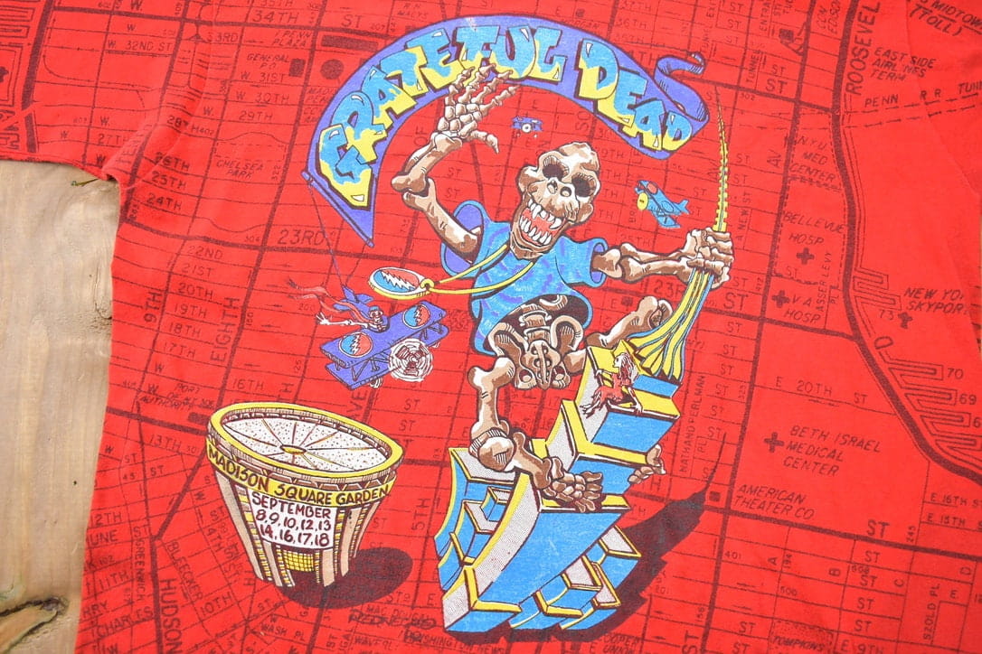 Vintage 1991 Grateful Dead Madison Square Garden King Kong Parody All Over Print T-shirt Men's Large from propervintagecanada