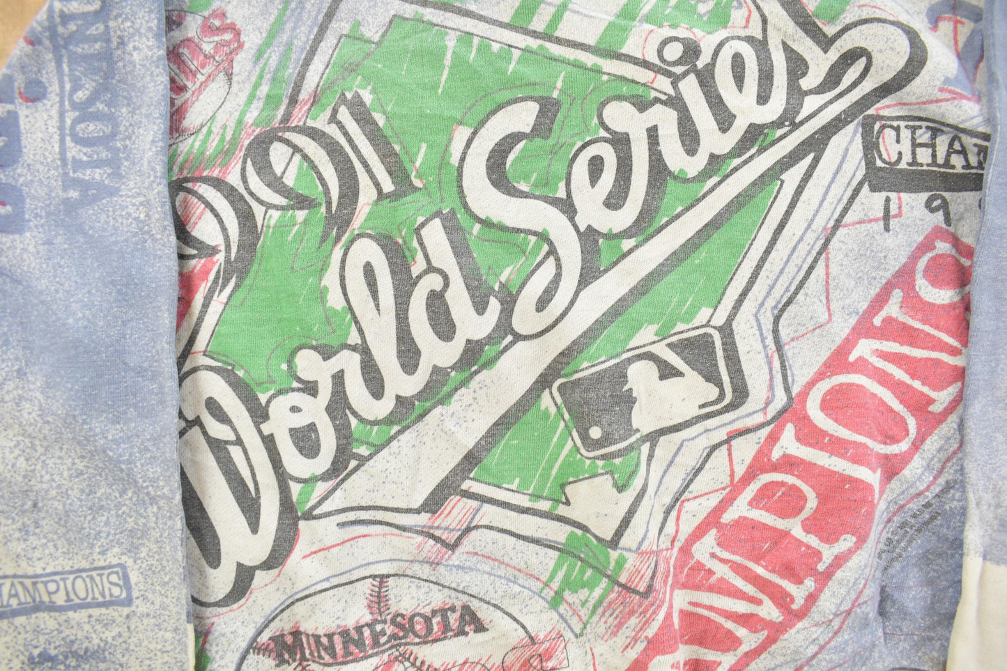 Vintage 1991 Minnesota Twins All Over Print MLB Crewneck Sweatshirt Men's Large from propervintagecanada