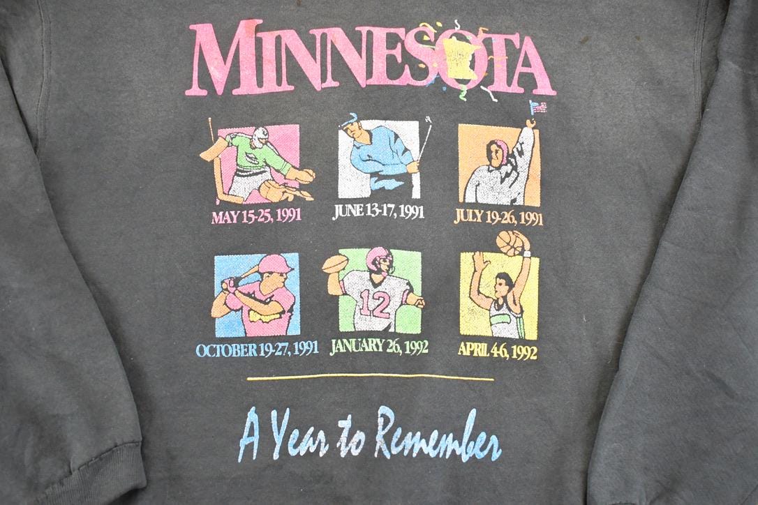 Vintage 1991 Minnesota Year To Remember Souvenir Crewneck Sweatshirt Mens L from propervintagecanada