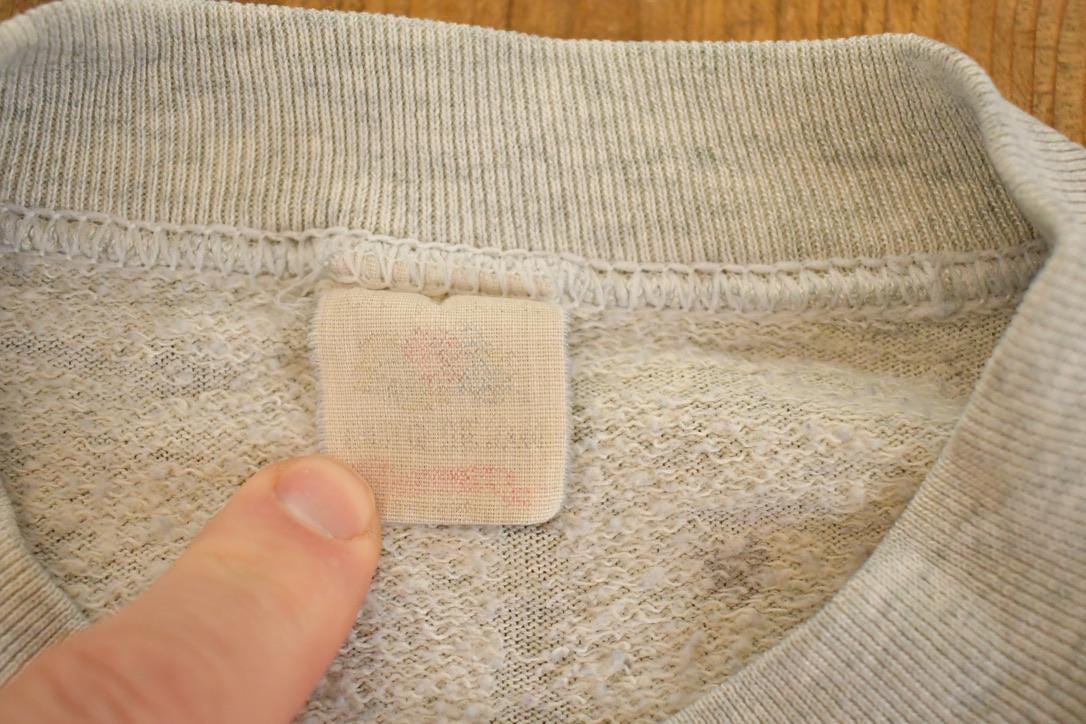 Vintage 1992 Chicago Illinois Souvenir Crewneck Sweatshirt Men's L from propervintagecanada