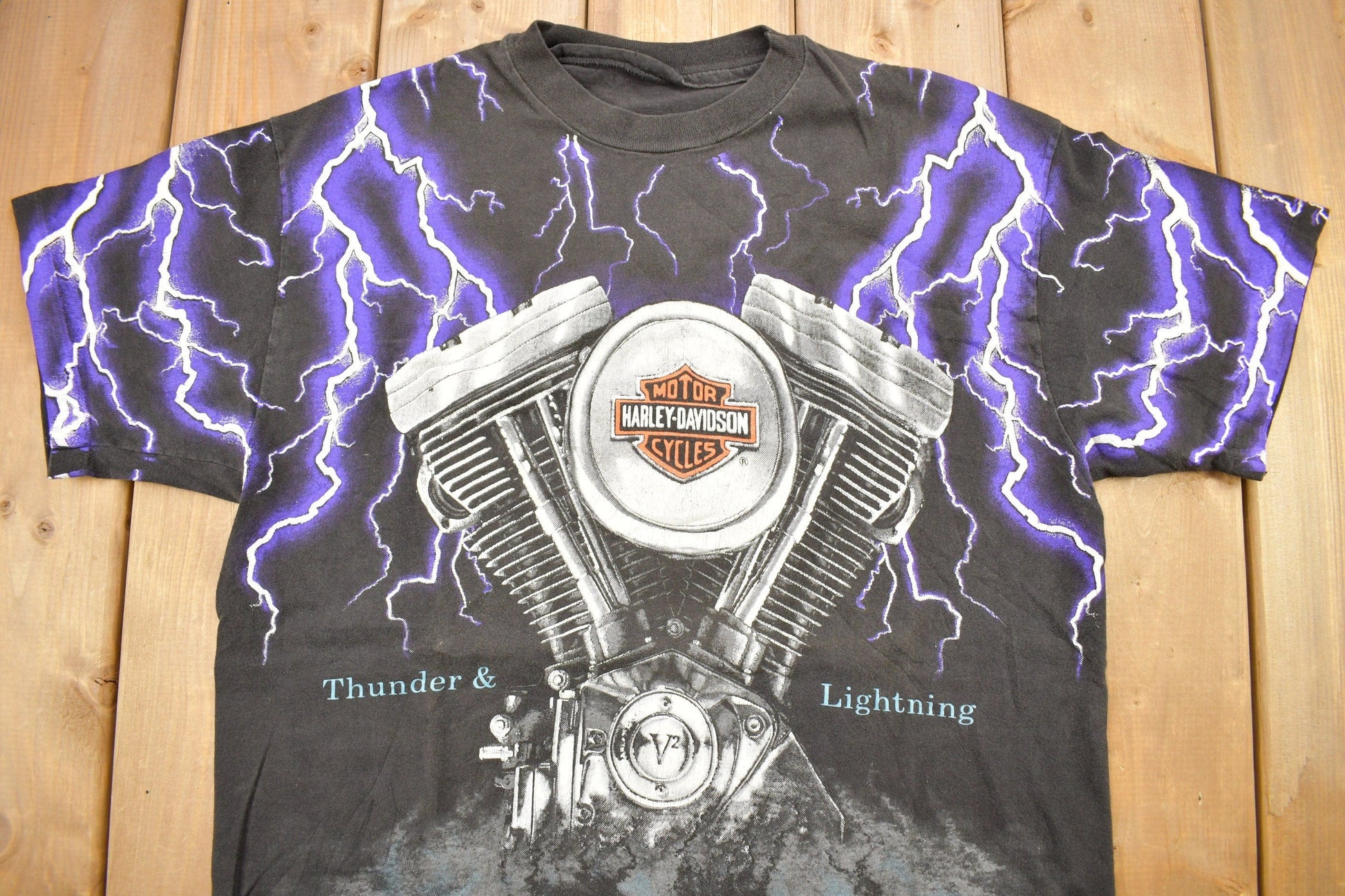 Vintage 1992 Harley Davidson Motorcycles Thunder & Lightning All Over Print T-Shirt Men's Medium from propervintagecanada