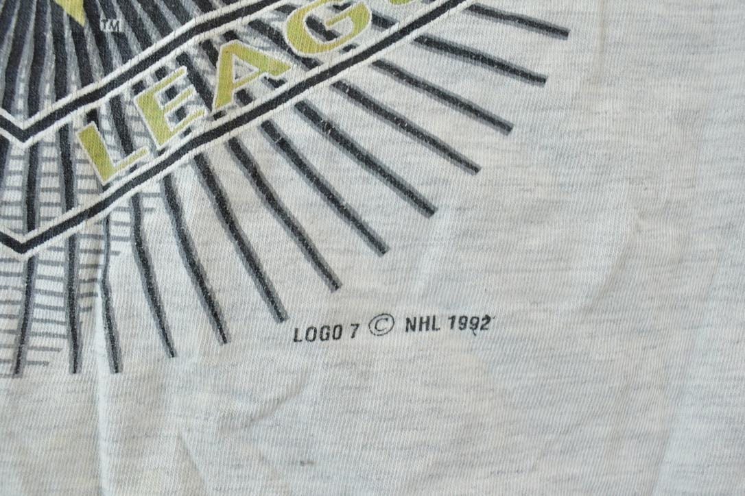 Vintage 1992 Minnesota North Stars NHL Logo 7 Graphic T-Shirt Single Stitch Men's XL from propervintagecanada