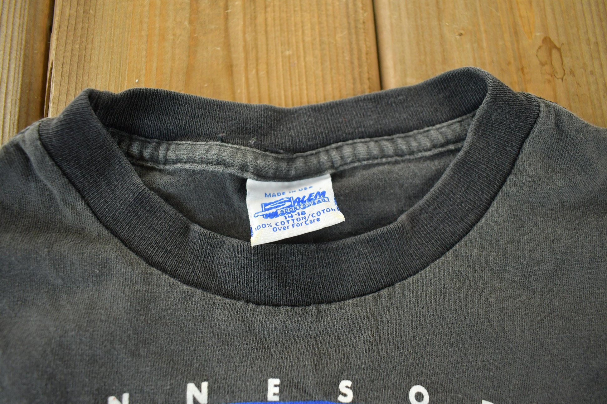 Vintage 1992 Minnesota Twins MLB Graphic T-Shirt Youth Large from propervintagecanada