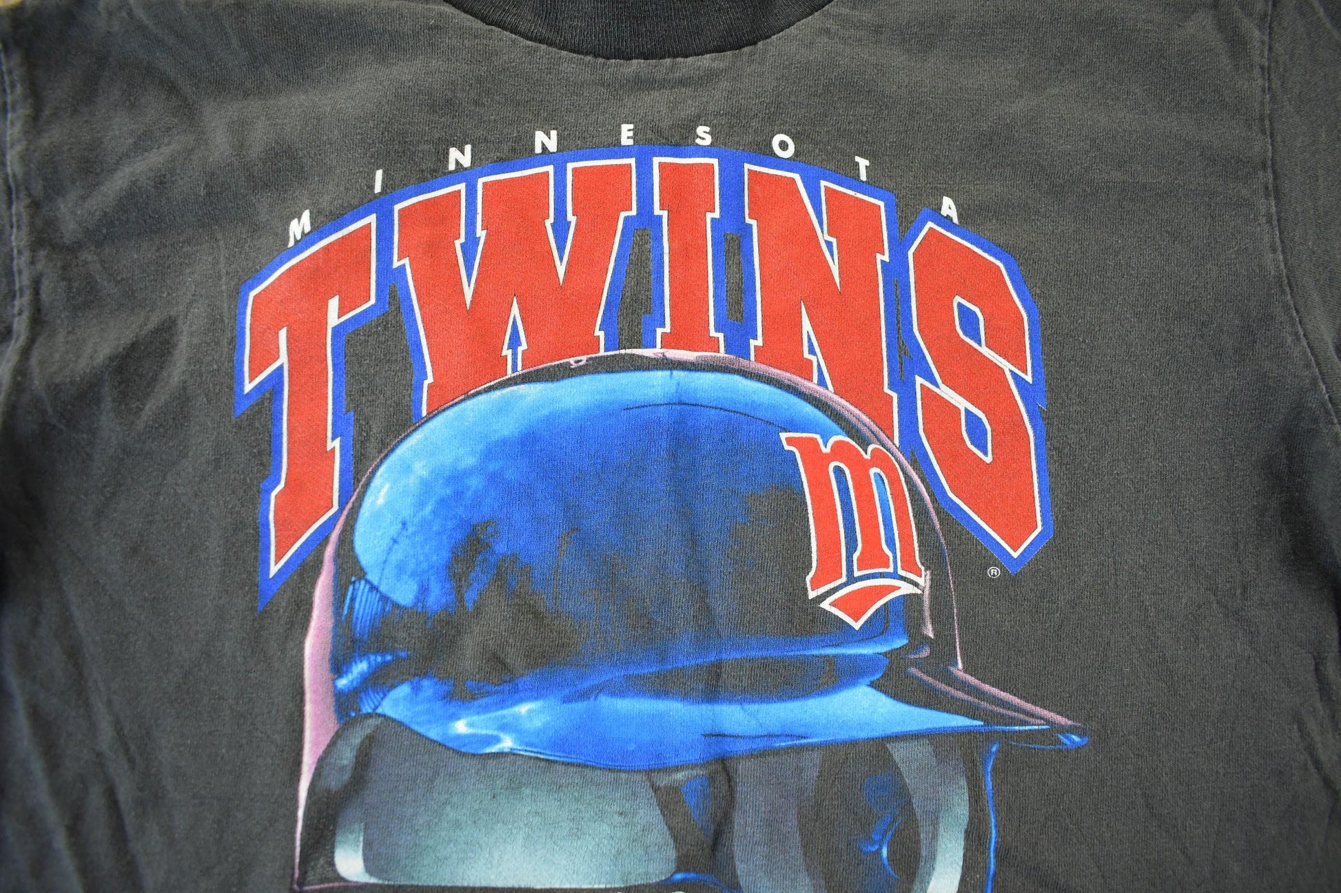 Vintage 1992 Minnesota Twins MLB Graphic T-Shirt Youth Large from propervintagecanada