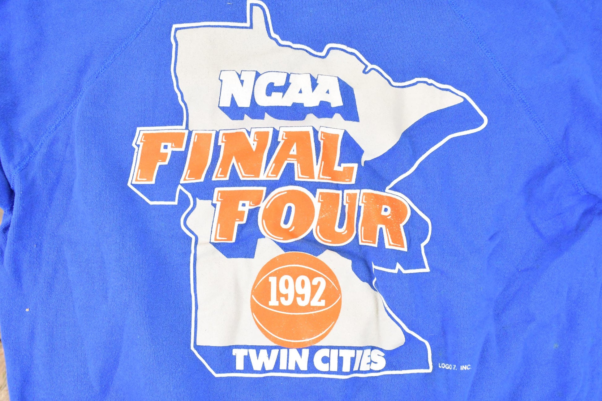 Vintage 1992 NCAA Final Four Basketball University Crewneck Sweater Mens L from propervintagecanada