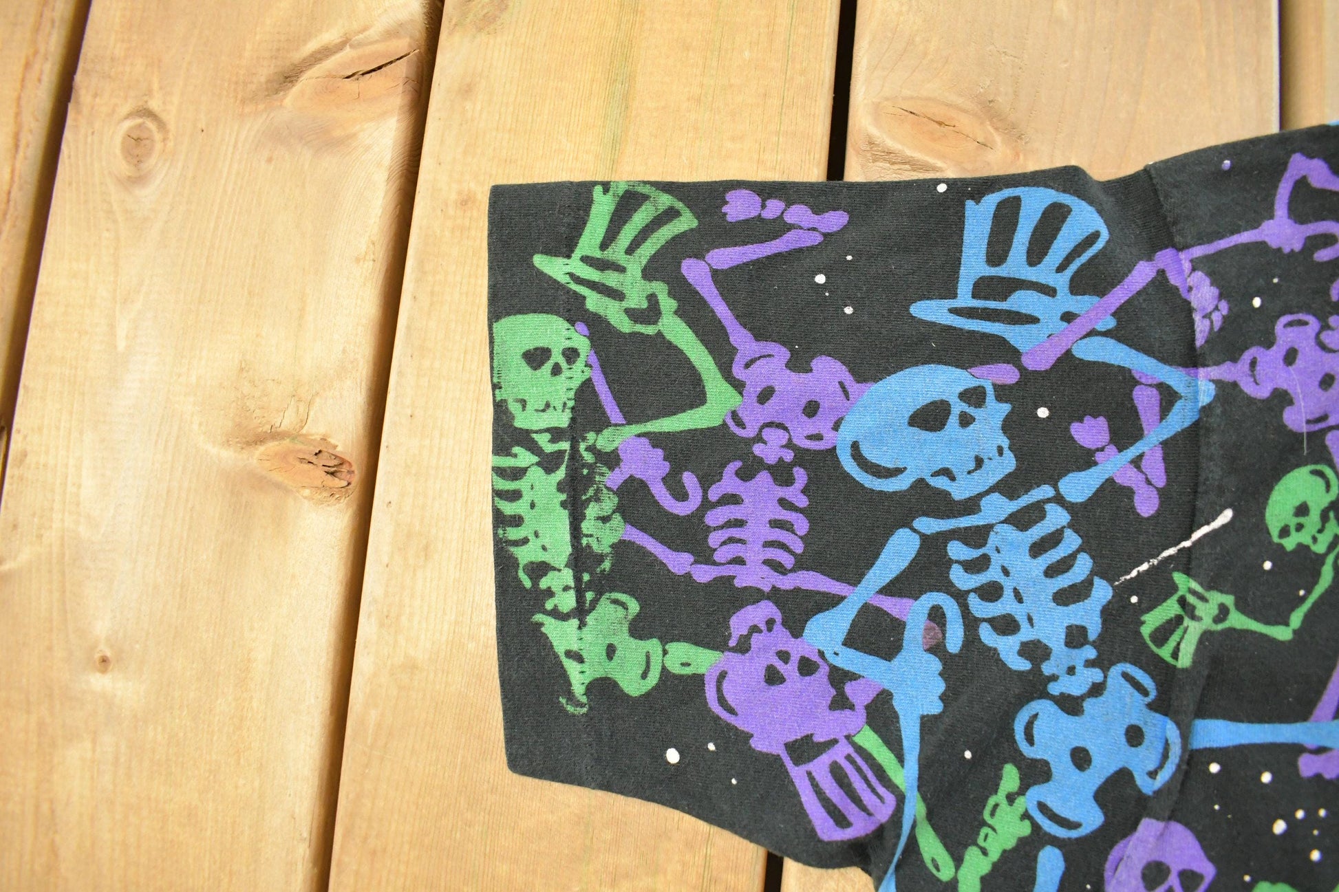 Vintage 1992 The Grateful Dead Dead Spaces All Over Print Graphic T-Shirt Men's XL from propervintagecanada