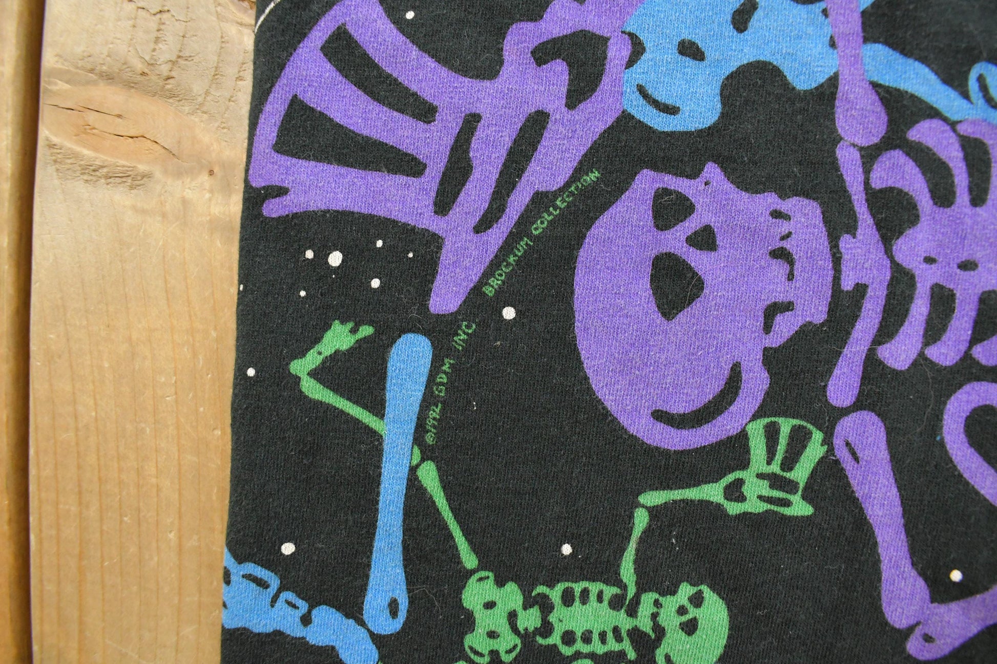 Vintage 1992 The Grateful Dead Dead Spaces All Over Print Graphic T-Shirt Men's XL from propervintagecanada