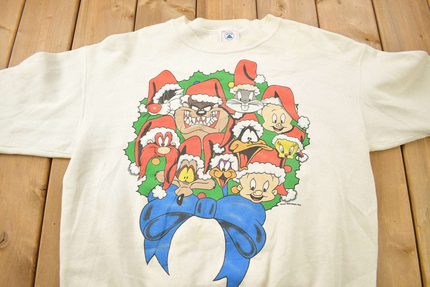 Vintage 1993 Looney Tunes Christmas Theme Crewneck Men's XL from propervintagecanada