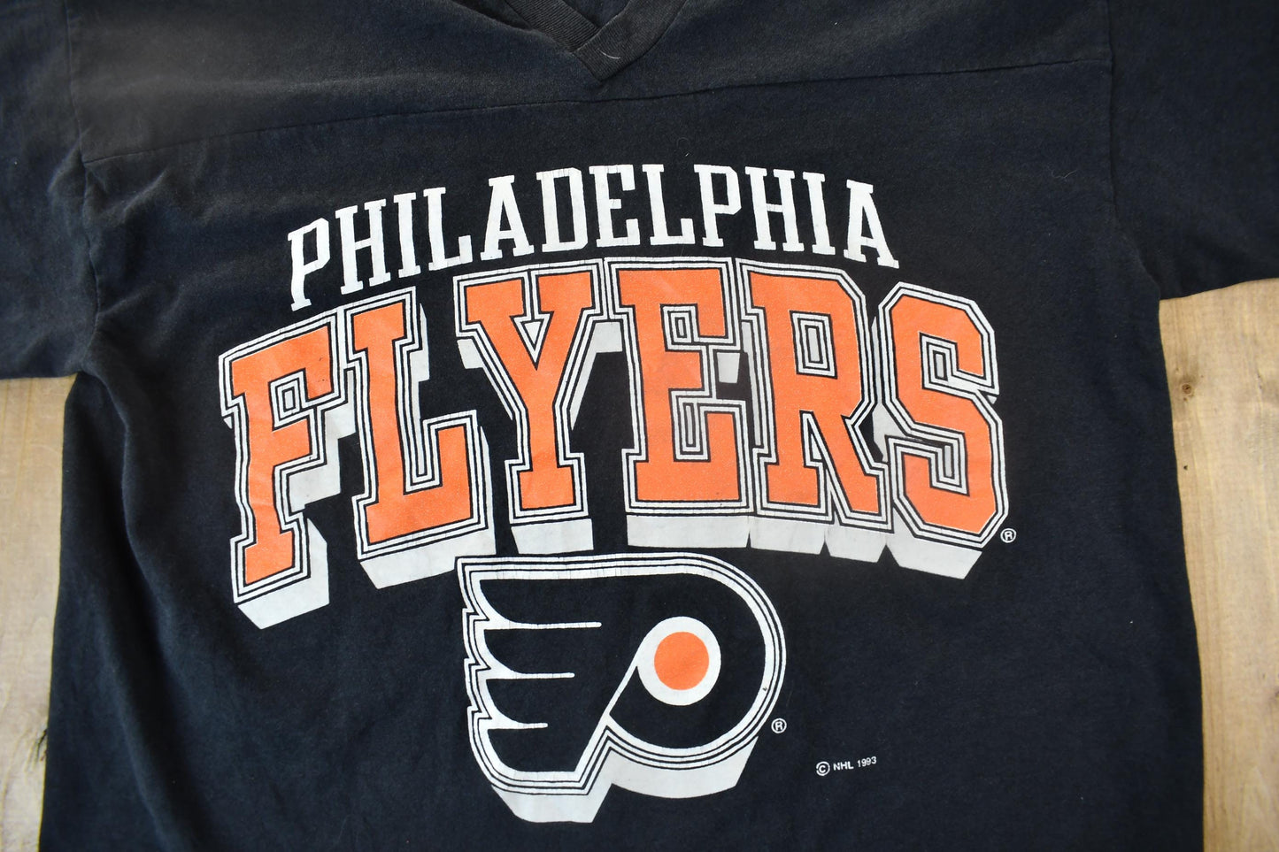 Vintage 1993 Philadelphia Flyers NHL Graphic T-Shirt Men's Large from propervintagecanada