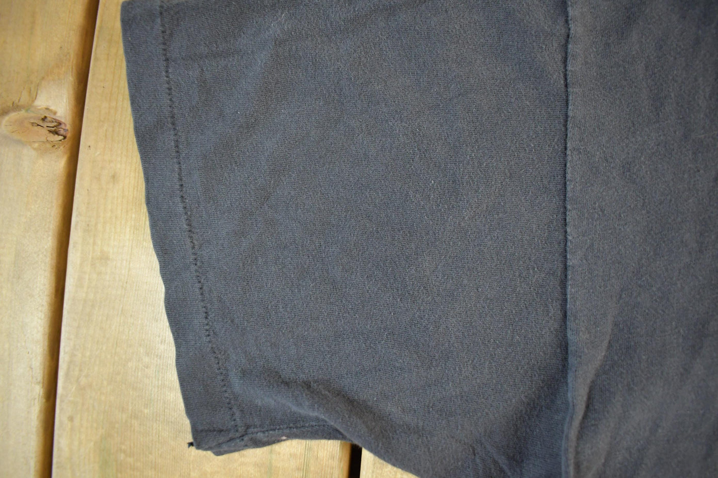 Vintage 1994 Pink Floyd Division Bell Tour Band T-Shirt Men's XL from propervintagecanada