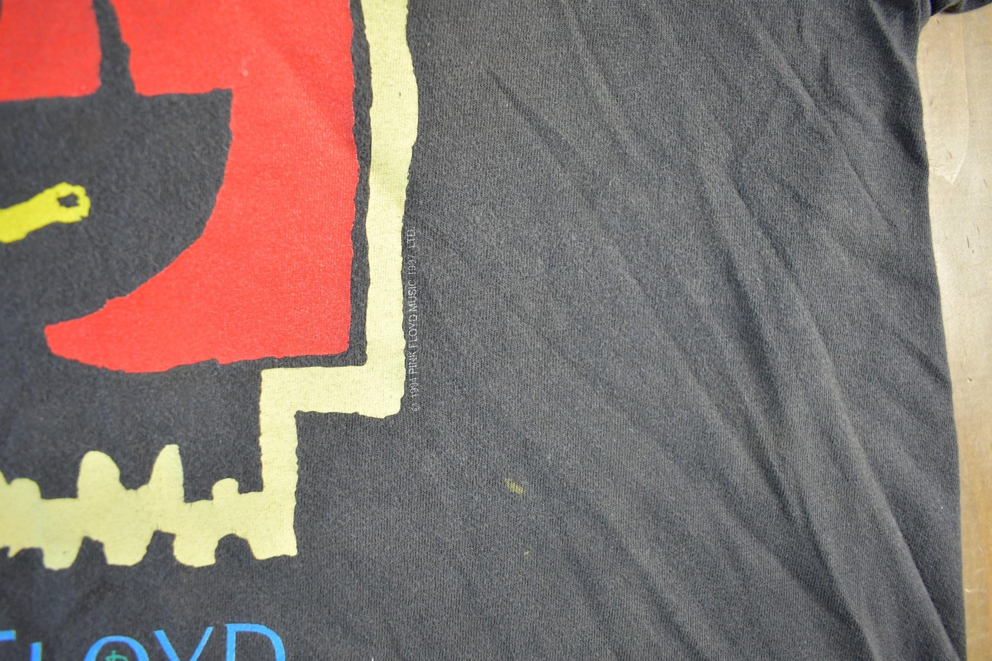 Vintage 1994 Pink Floyd Division Bell Tour Band T-Shirt Men's XL from propervintagecanada