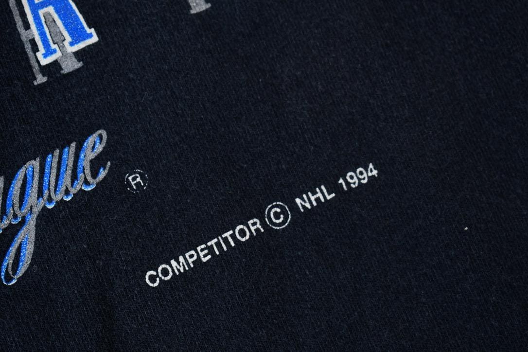 Vintage 1994 Tampa Bay Lightning NHL Hockey Graphic T-Shirt Men's 2XL from propervintagecanada