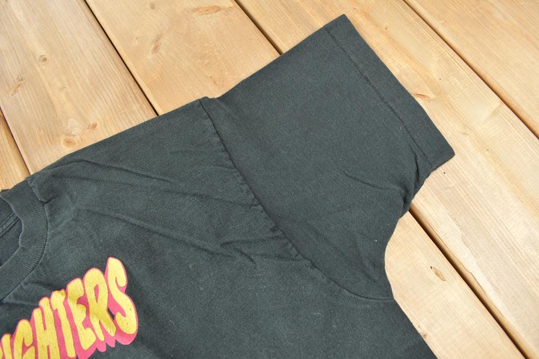 Vintage 1995 Foo Fighters Single Stitch Graphic Band Tee Made in USA Size XL from propervintagecanada