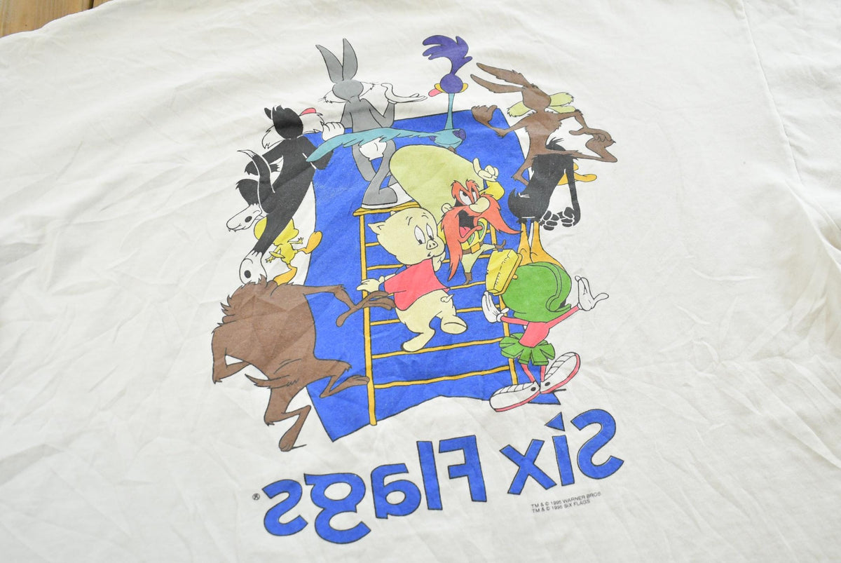 Vintage 1995 Looney Tunes Six Flags Graphic T Shirt Mens 2XL from propervintagecanada
