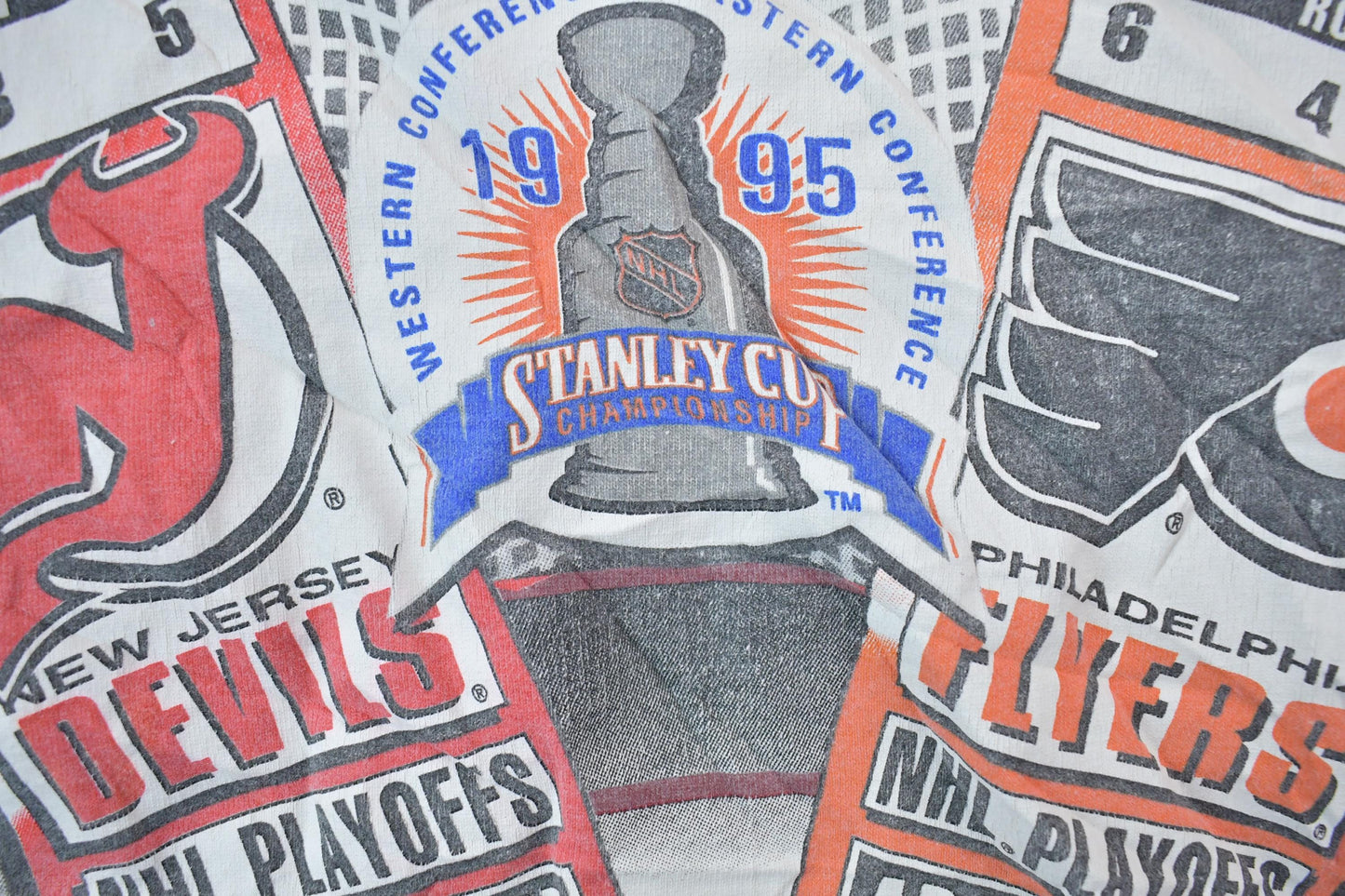 Vintage 1995 NHL Playoffs Eastern Conference Graphic T-Shirt Men's XL from propervintagecanada