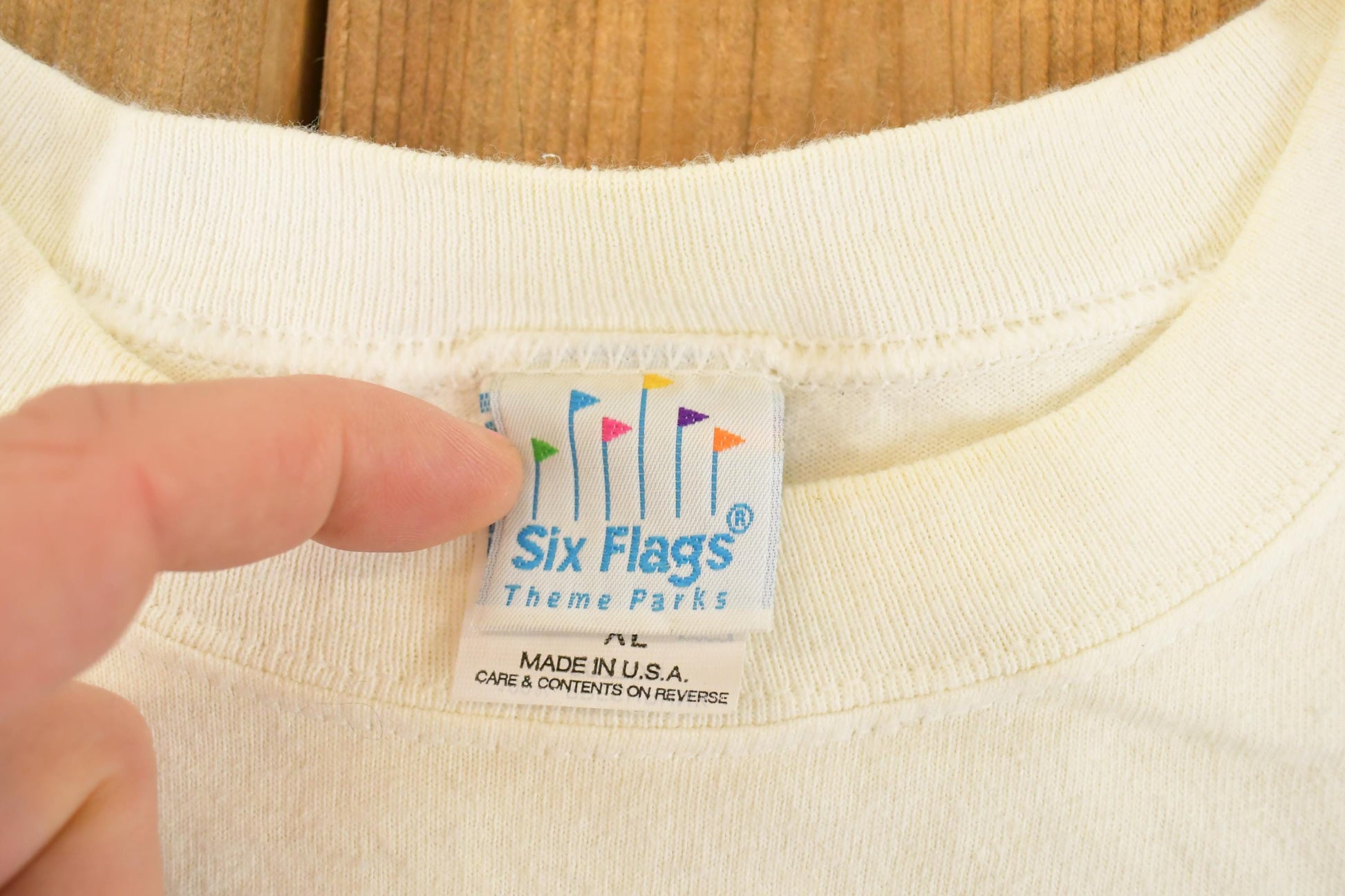 Vintage 1995 Six Flags Georgia Souvenir Travel T-Shirt Men's XL from propervintagecanada