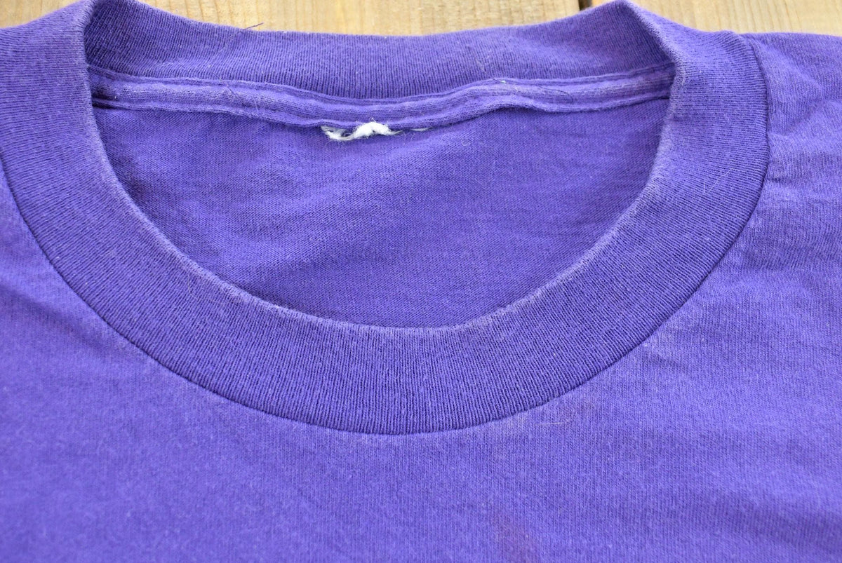 Vintage 1996 Alien Wear Graphic T-Shirt Mens XL from propervintagecanada